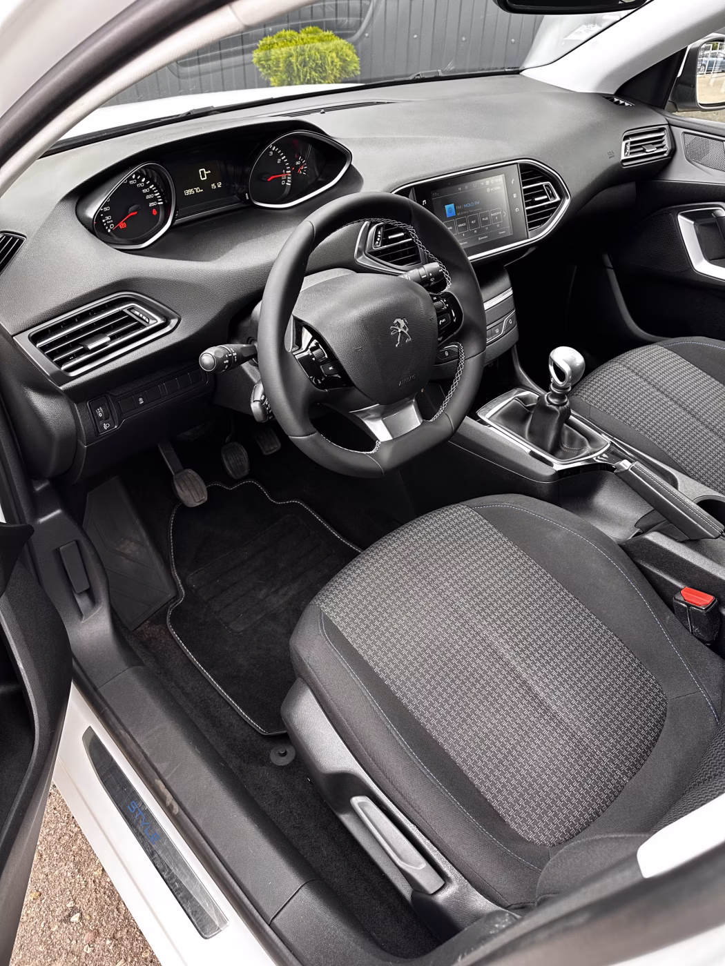 Peugeot 308 фото 7