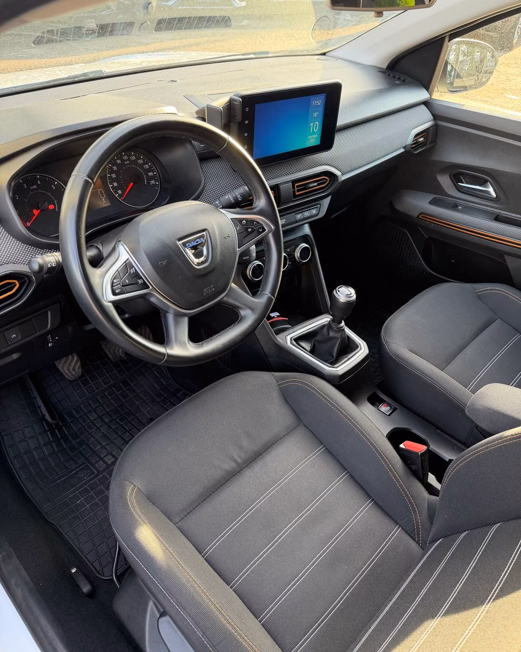 Dacia Sandero фото 10