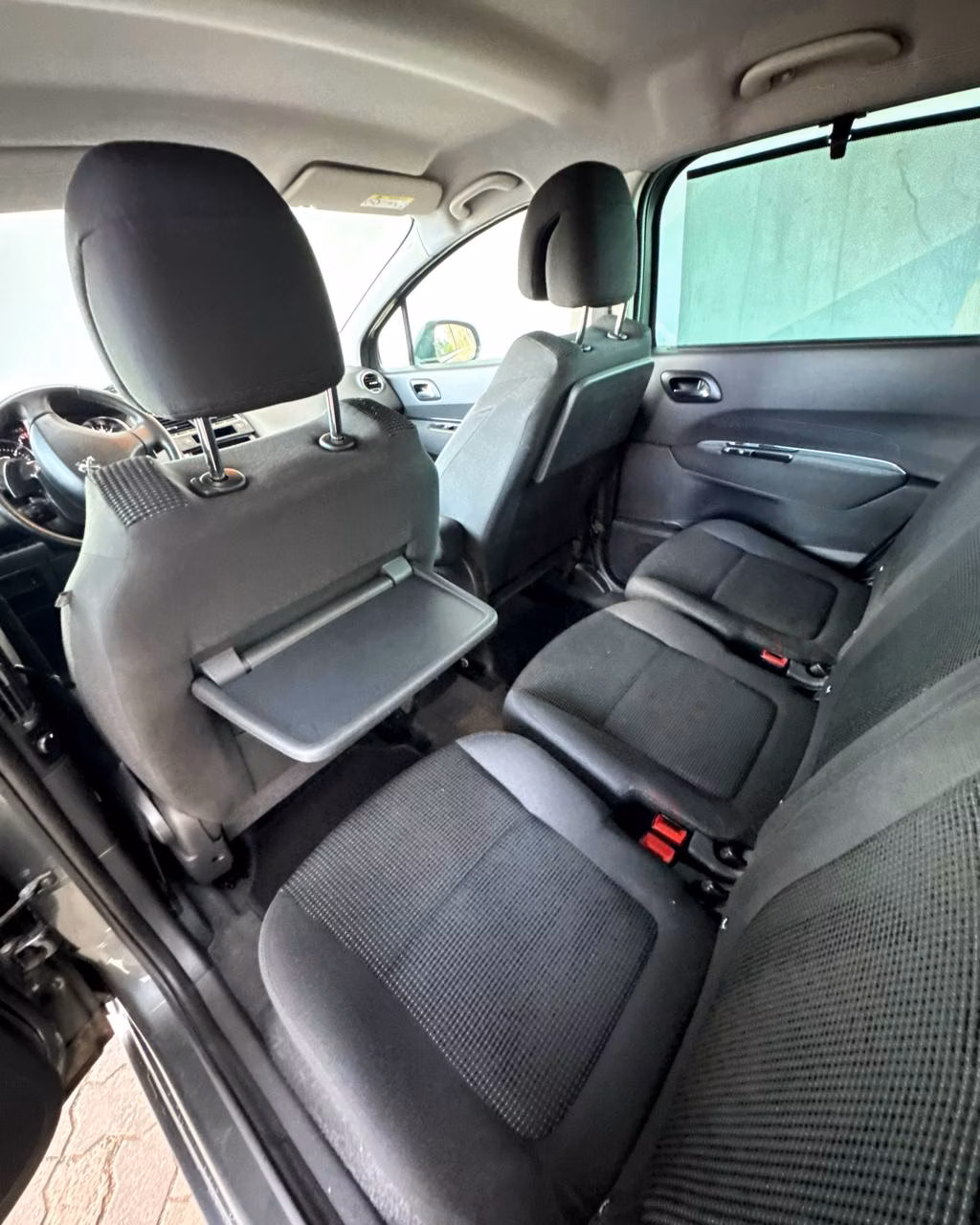 Peugeot 5008 фото 12