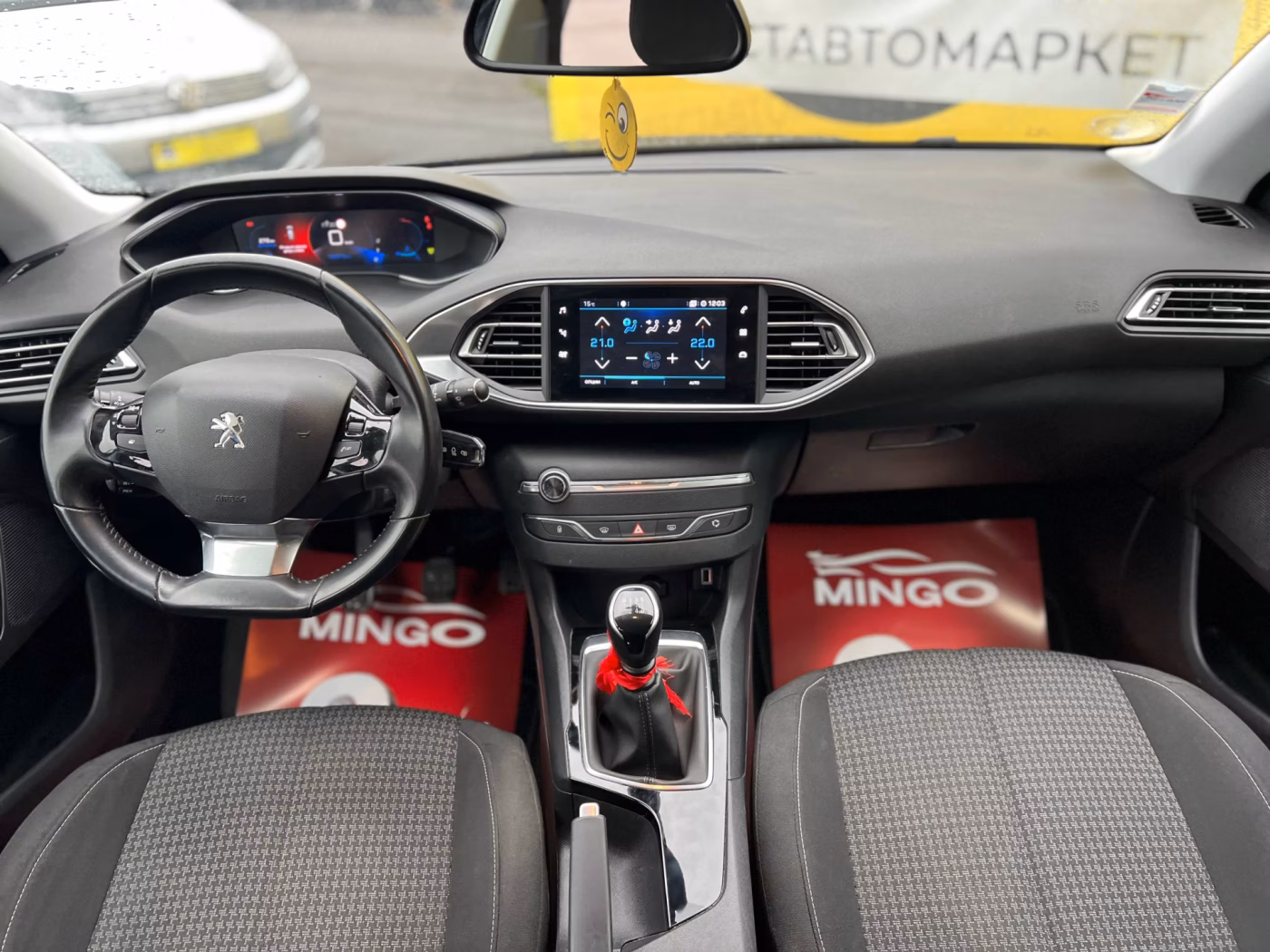 Peugeot 308 фото 13