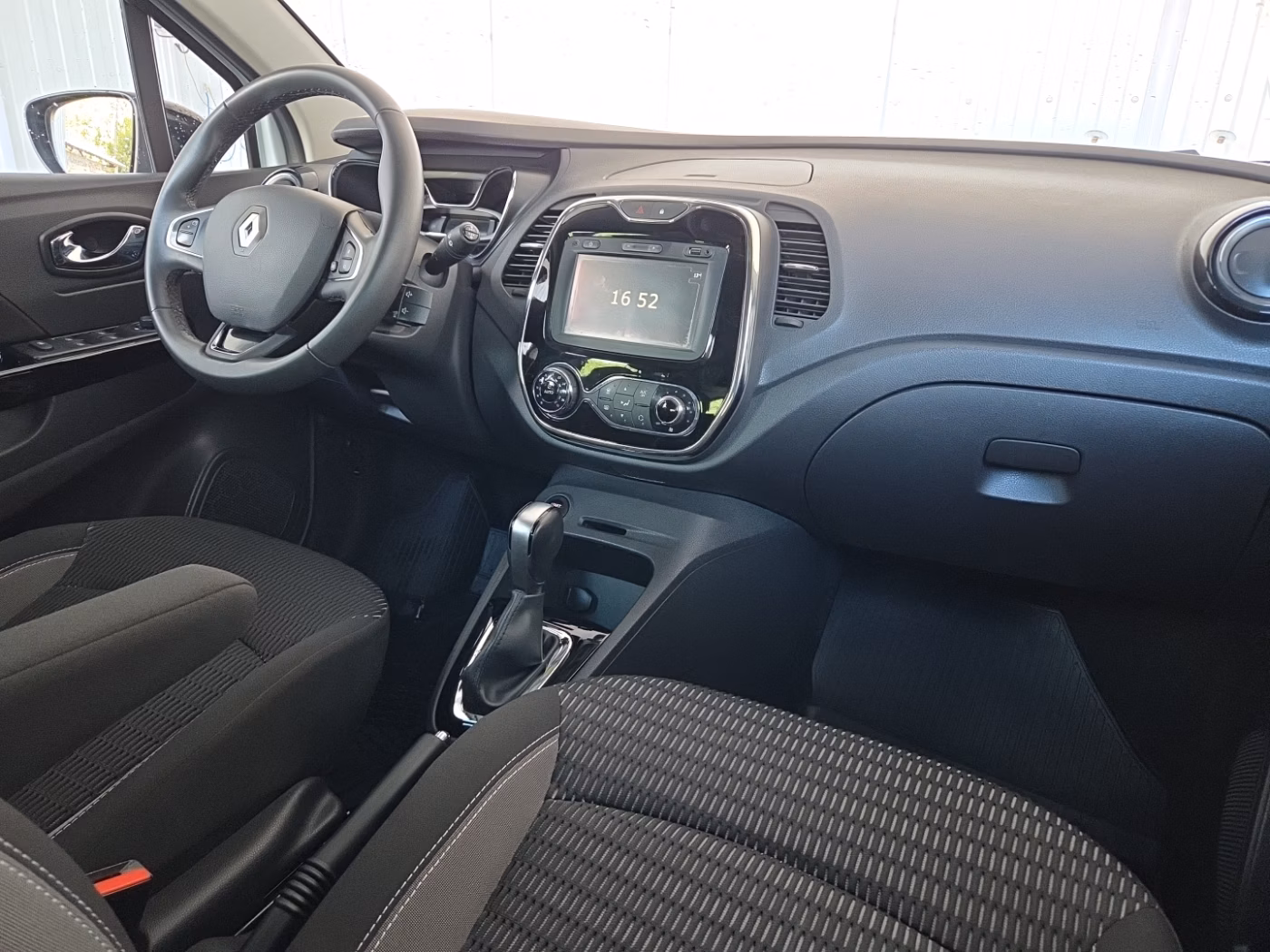 Renault Kaptur фото 11