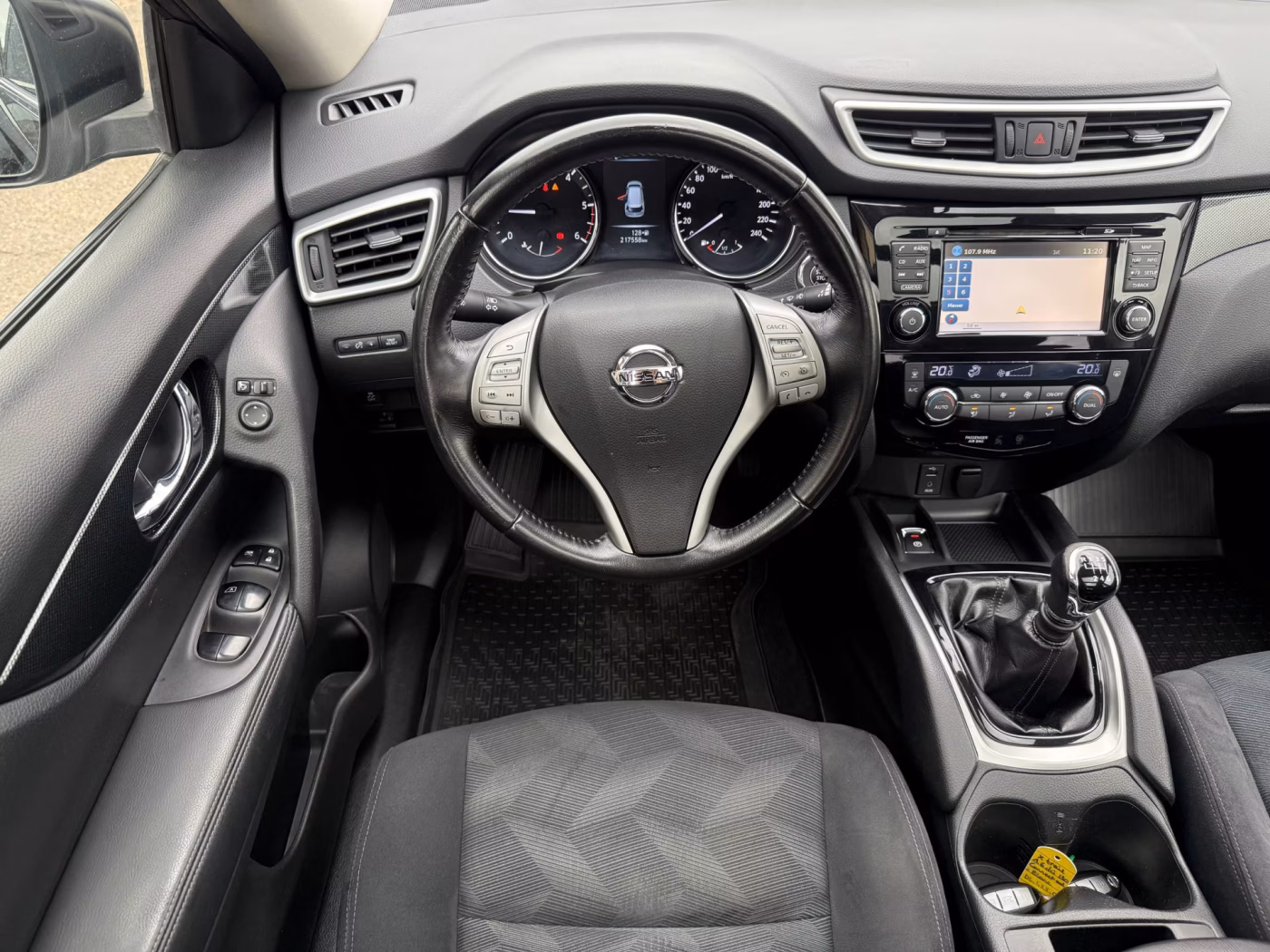 Nissan X-Trail фото 12