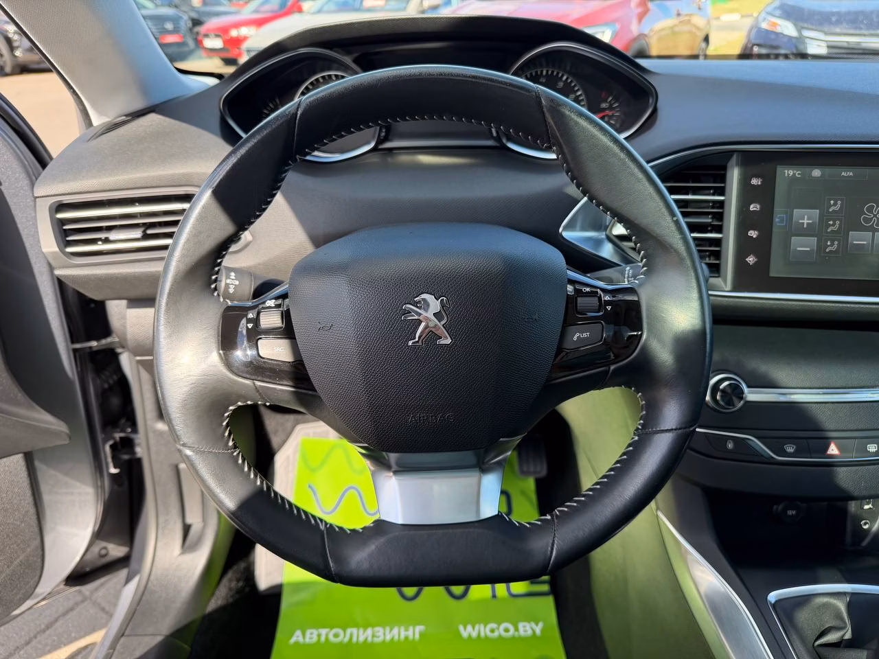 Peugeot 308 фото 11