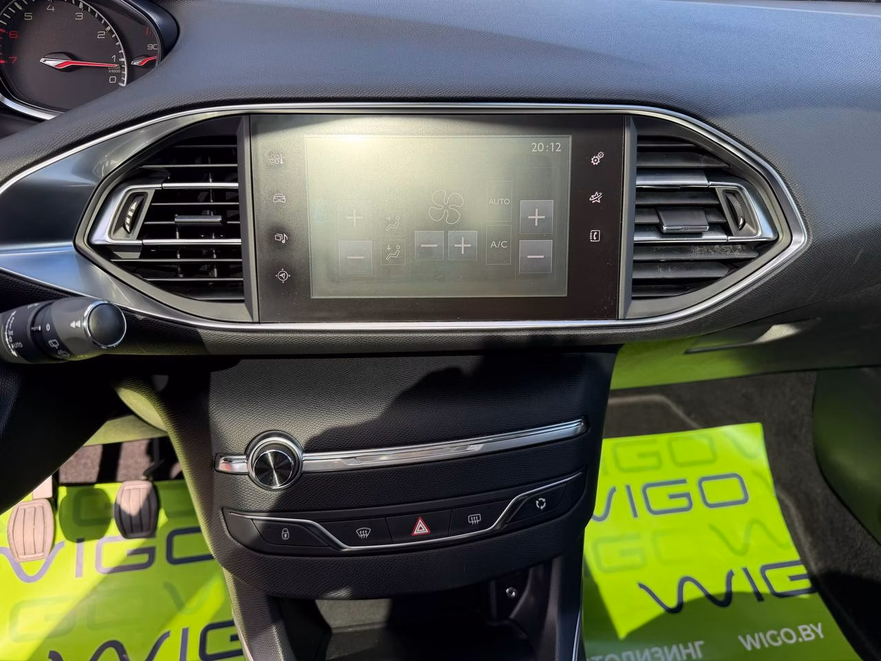 Peugeot 308 фото 12