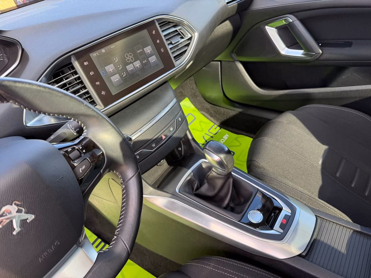 Peugeot 308 фото 14