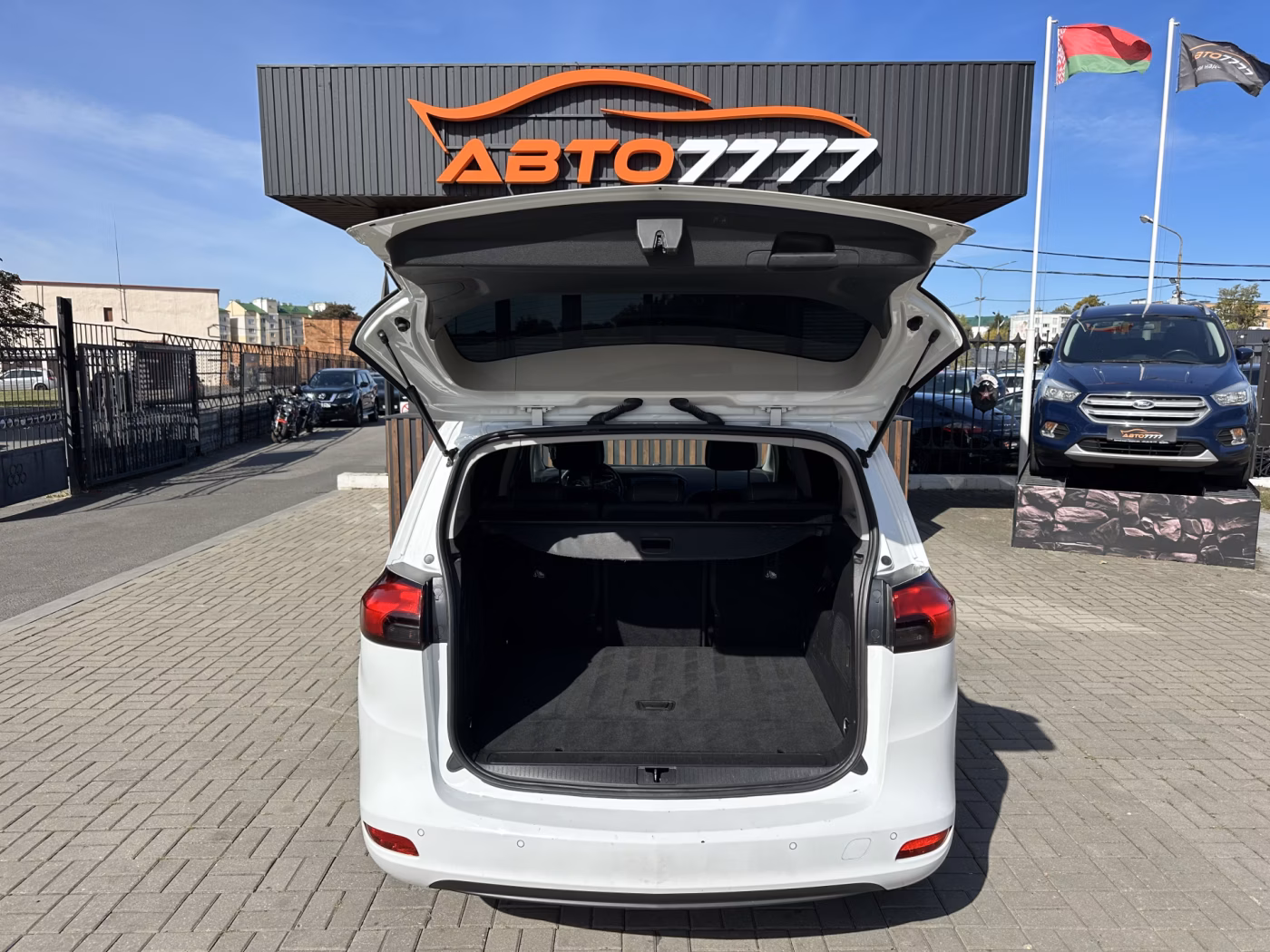 Opel Zafira фото 7