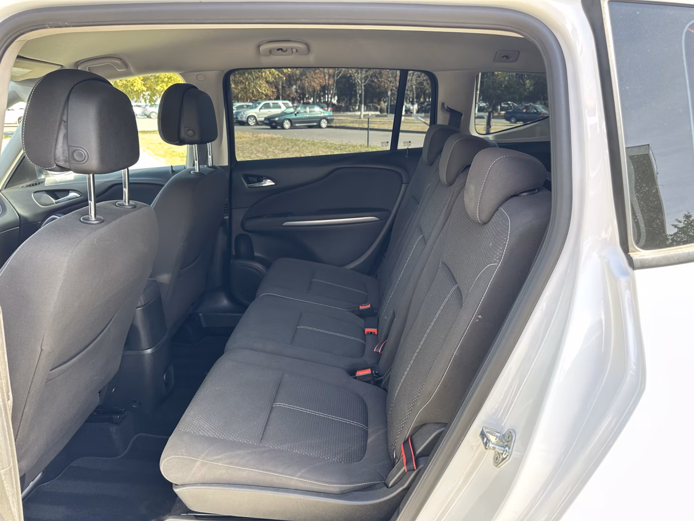 Opel Zafira фото 10