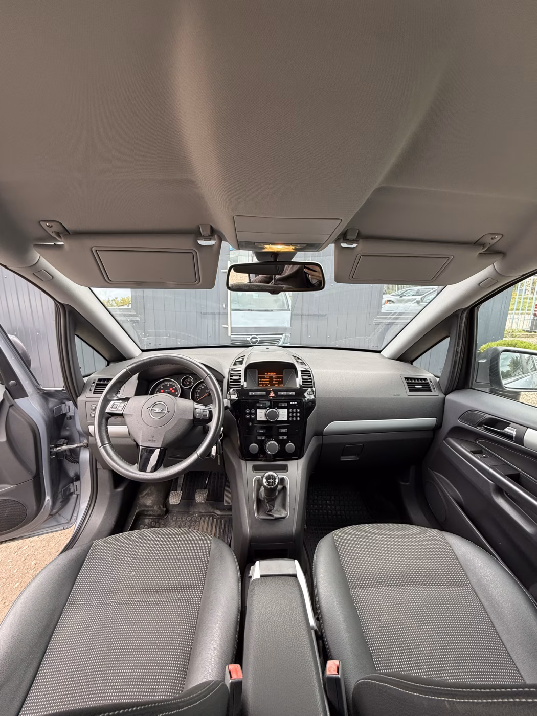 Opel Zafira фото 9