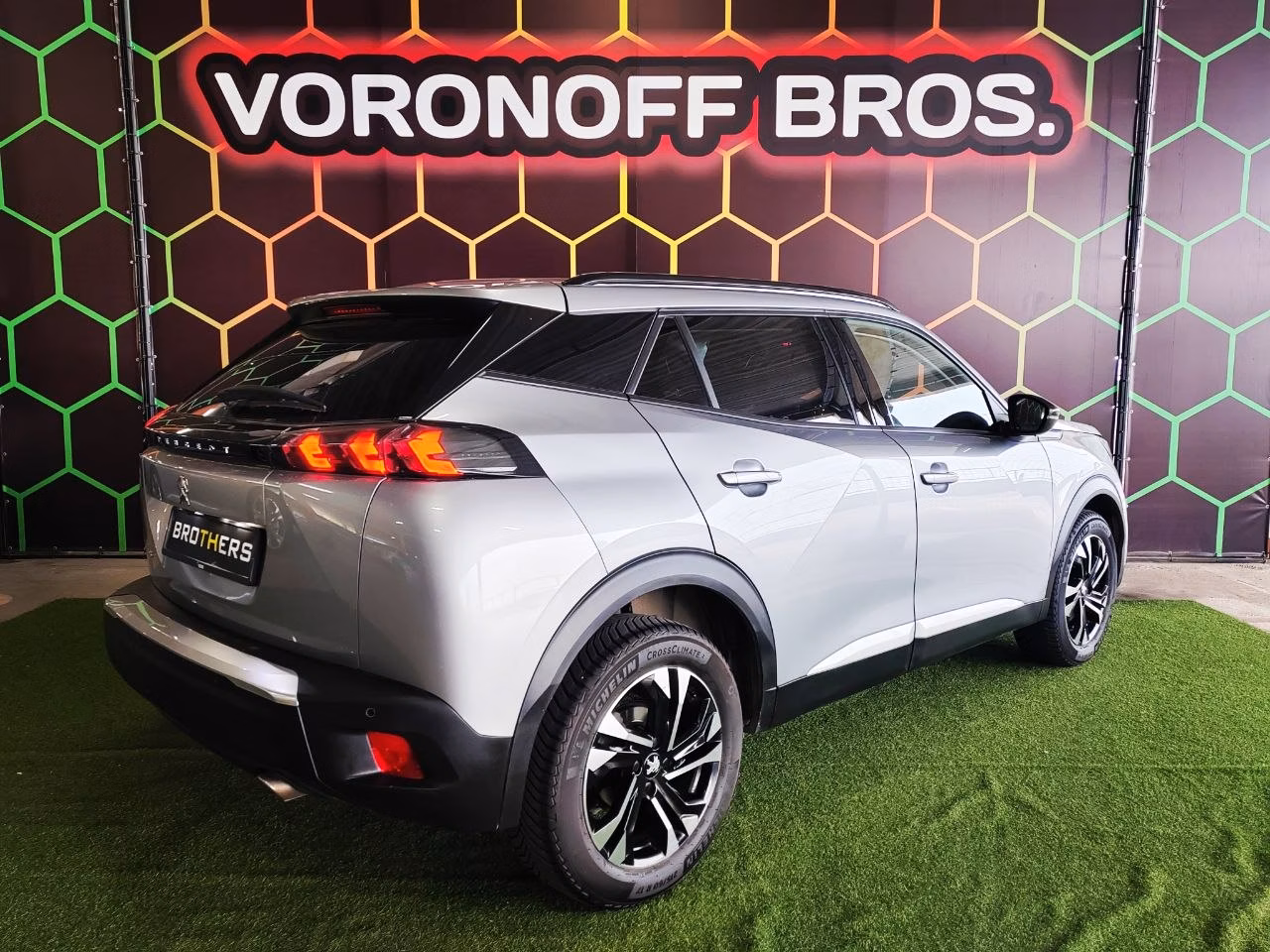 Peugeot 2008 фото 2