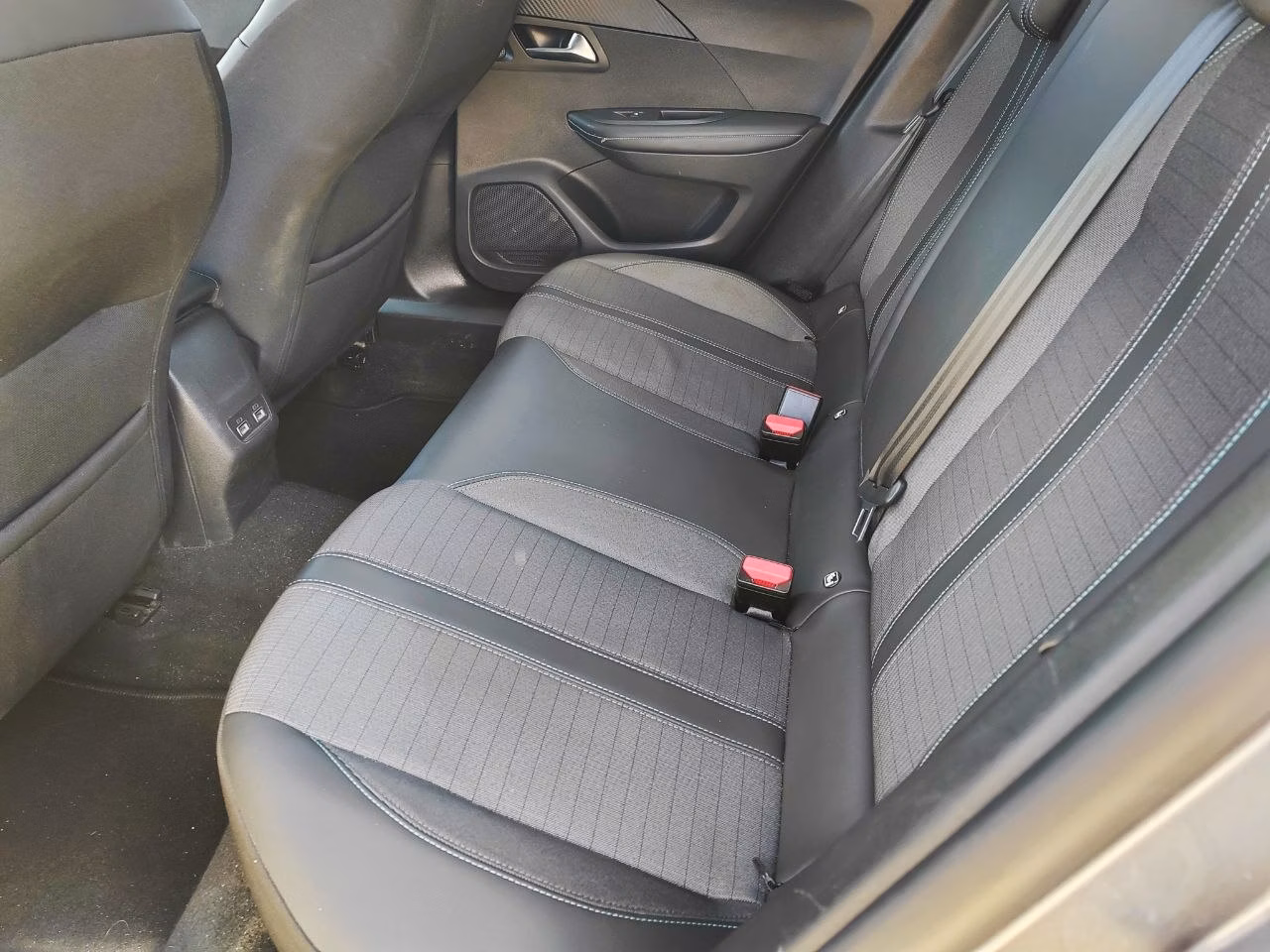 Peugeot 2008 фото 8