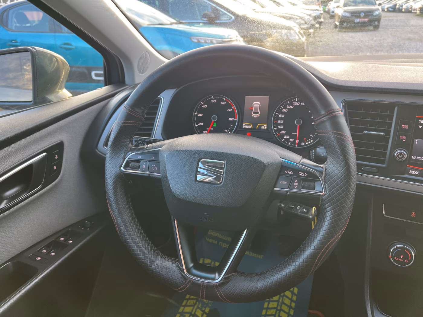 SEAT Leon фото 15
