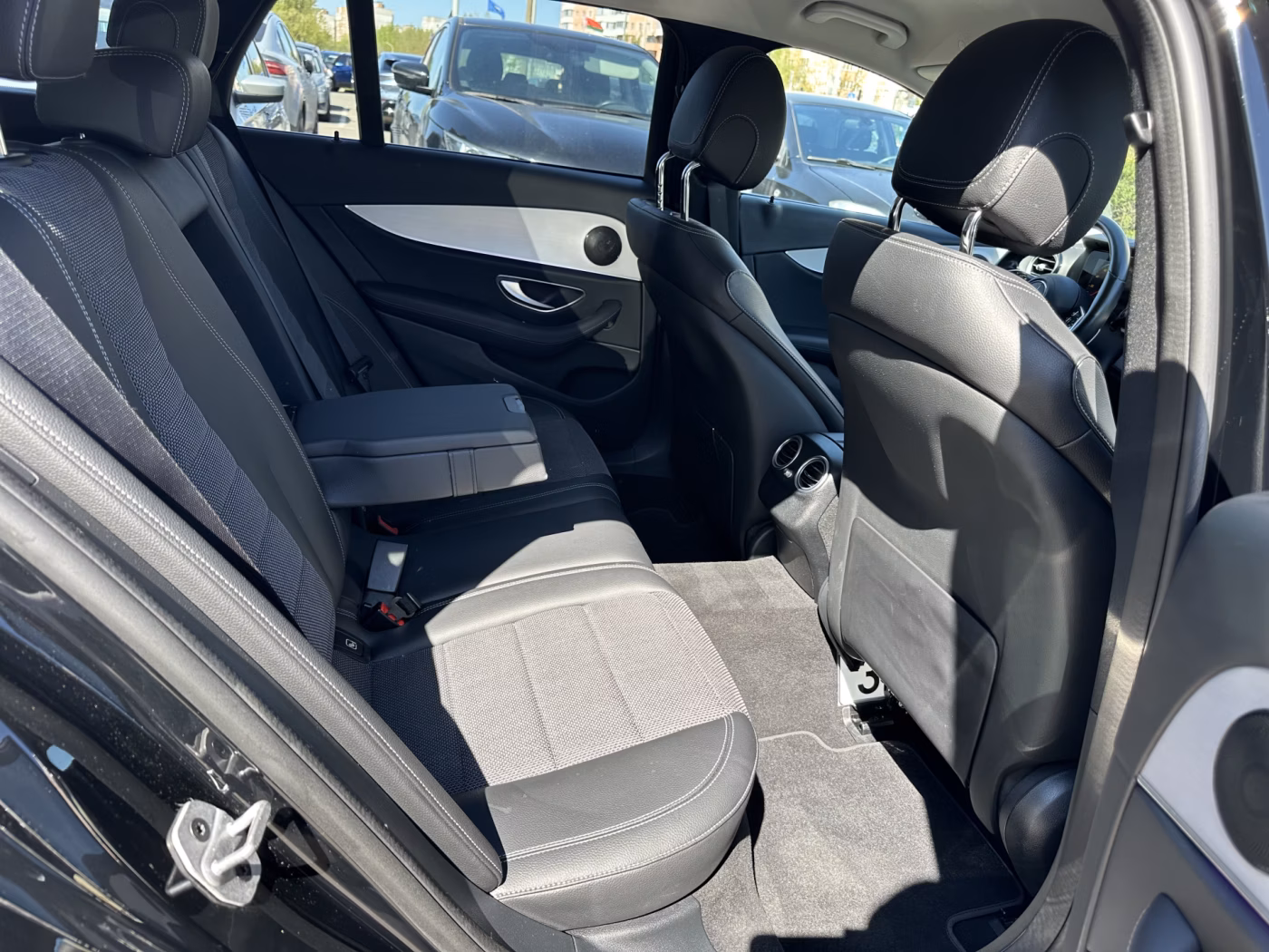 Mercedes-Benz E-Класс фото 15