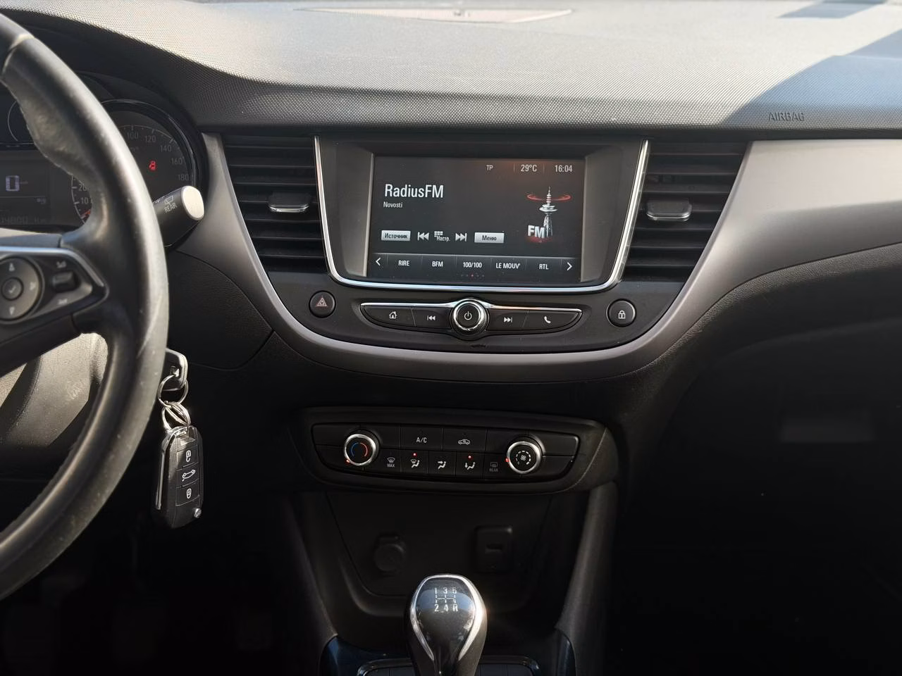 Opel Crossland X фото 10