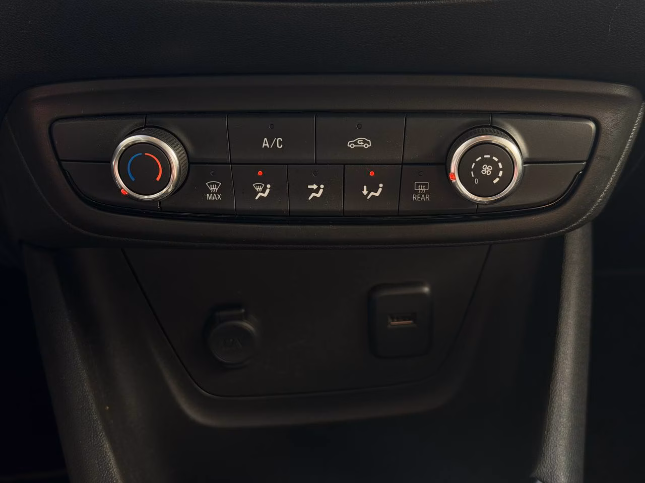 Opel Crossland X фото 15