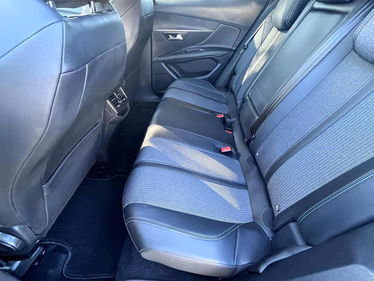 Peugeot 3008 фото 8