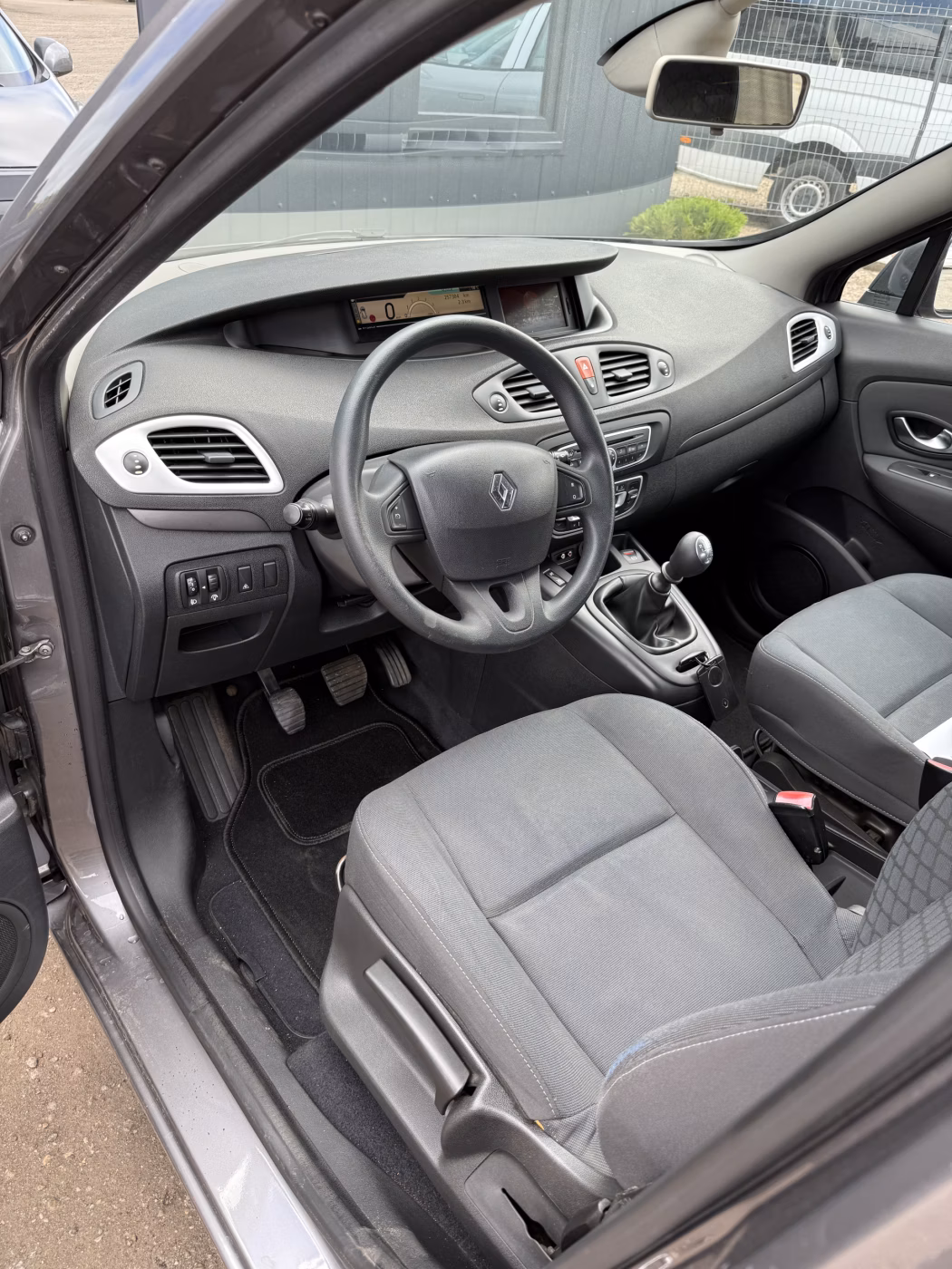 Renault Scenic фото 7