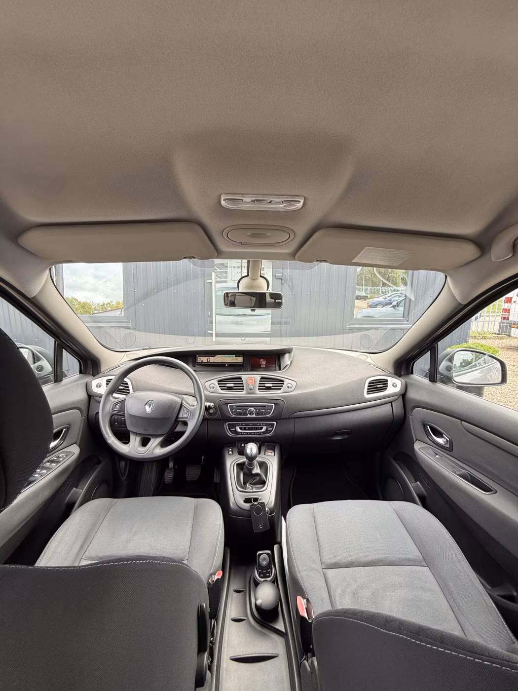 Renault Scenic фото 9