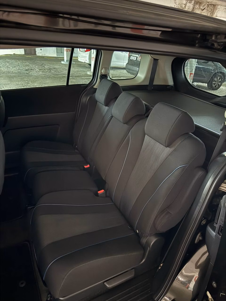Mazda 5 фото 10