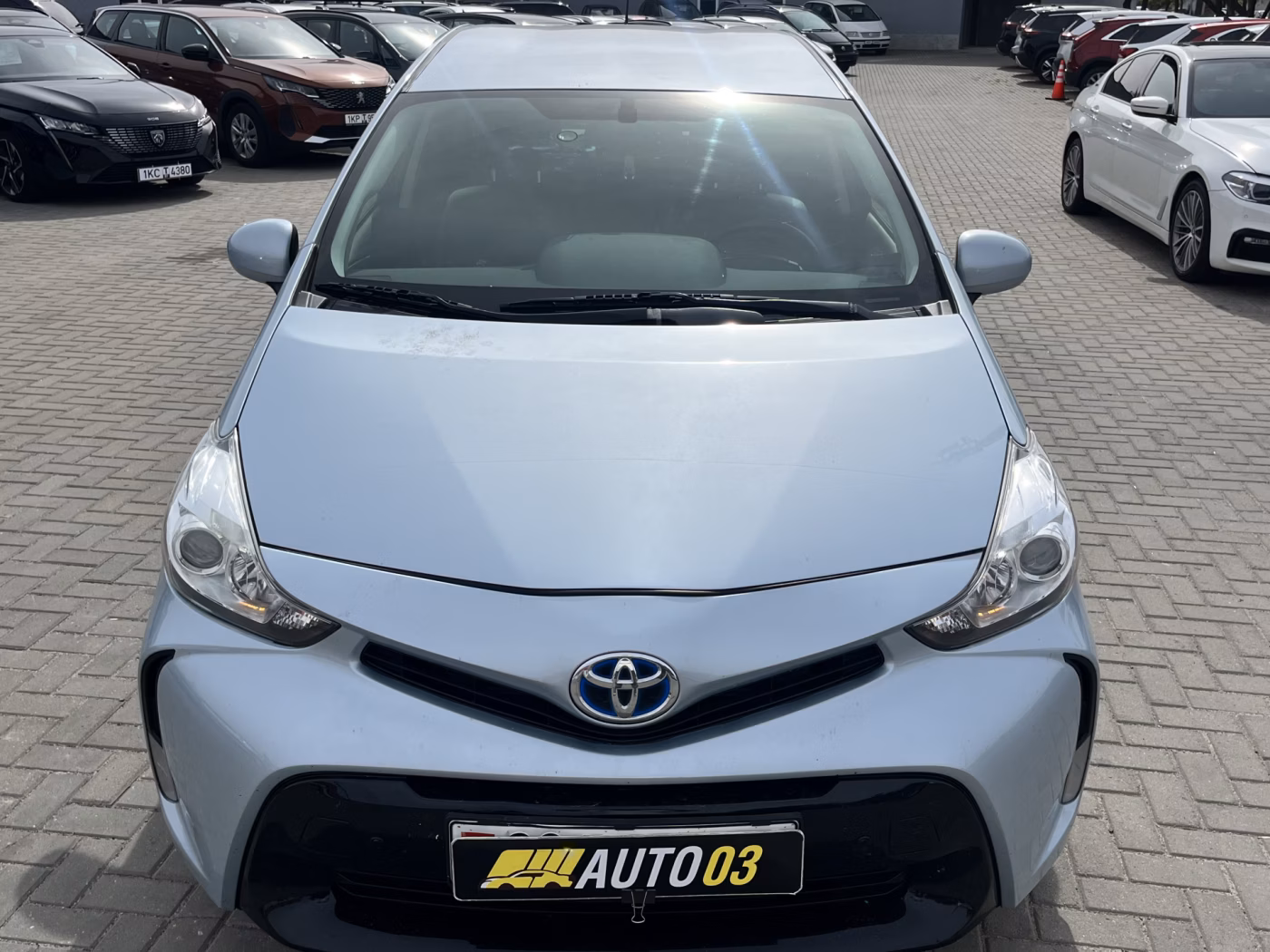 Toyota Prius V(+) фото 3