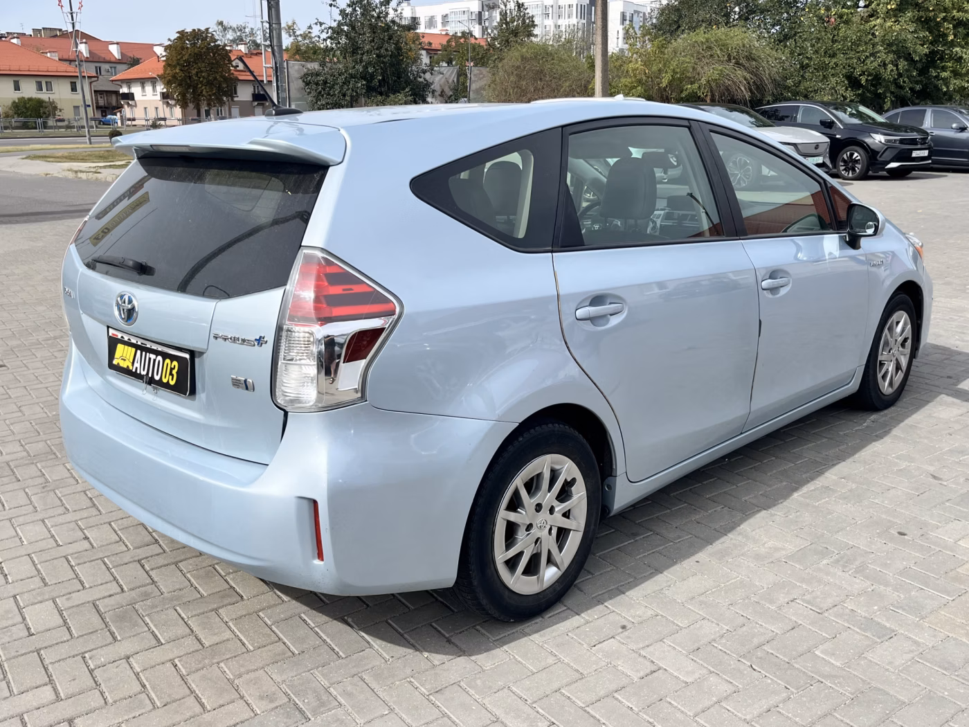 Toyota Prius V(+) фото 5