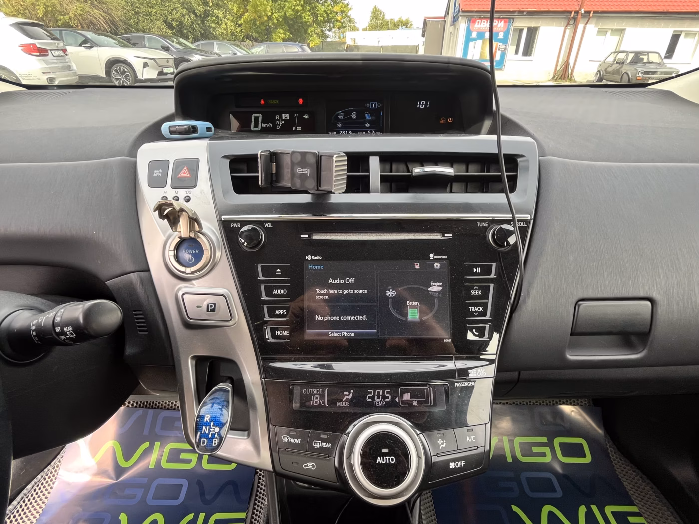 Toyota Prius V(+) фото 20