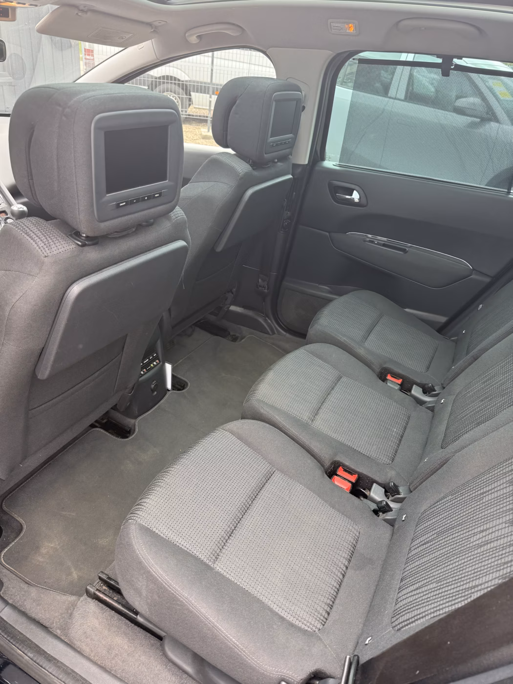 Peugeot 5008 фото 8
