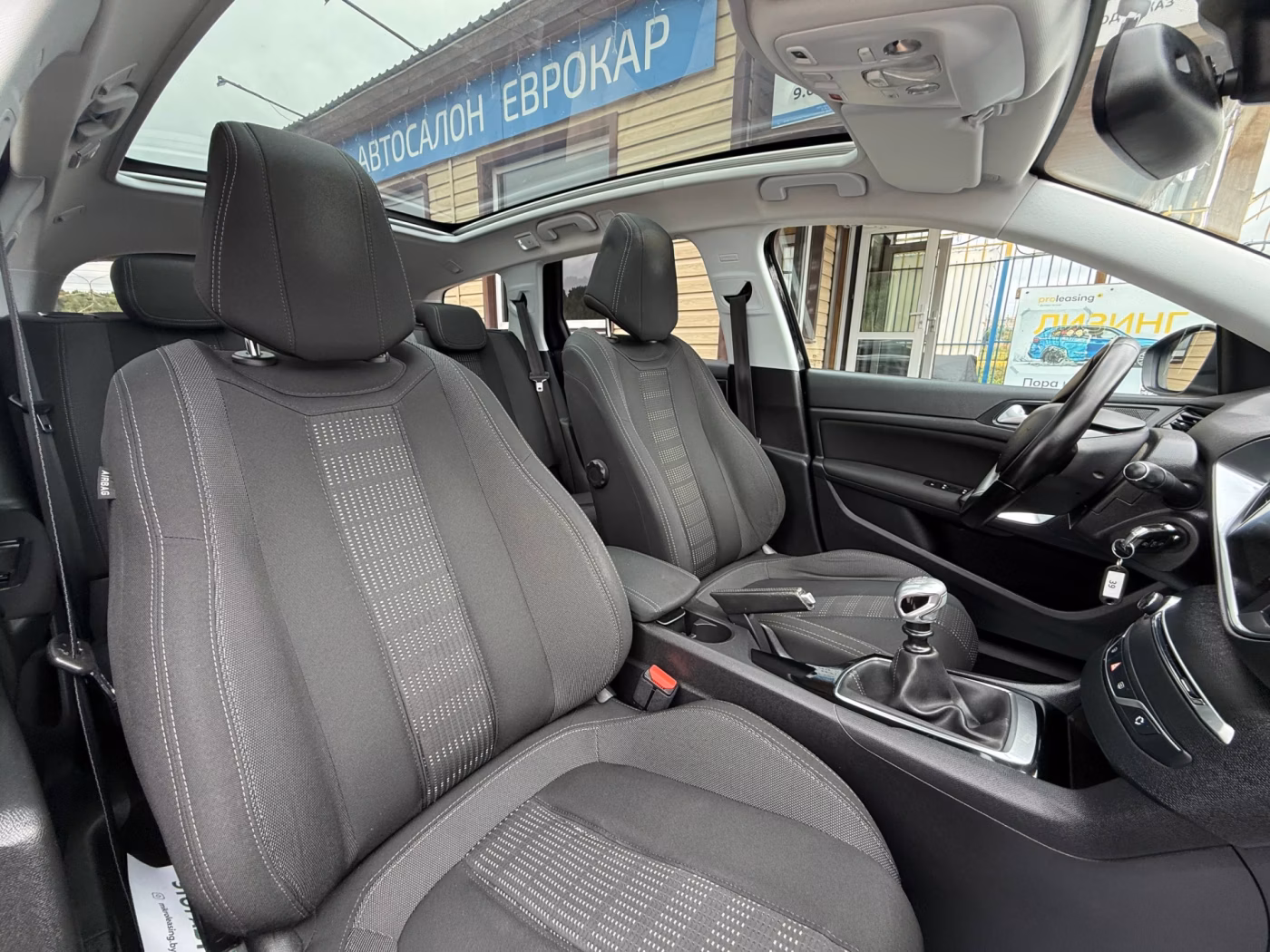 Peugeot 308 фото 15