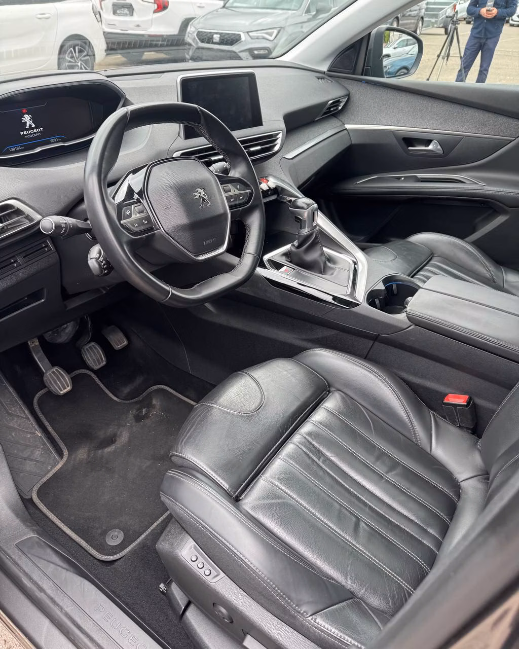 Peugeot 5008 фото 10