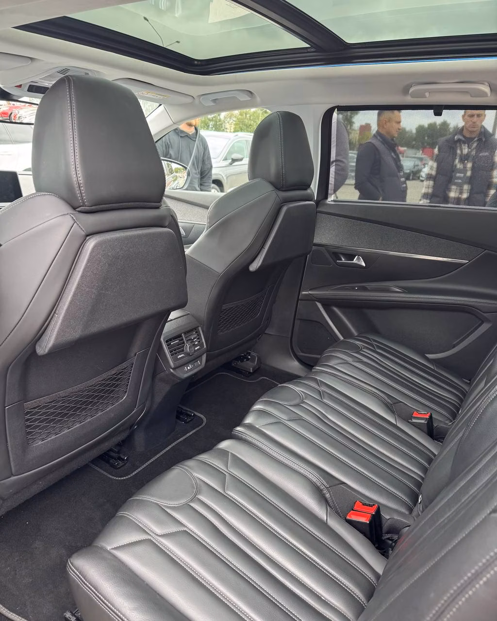 Peugeot 5008 фото 11