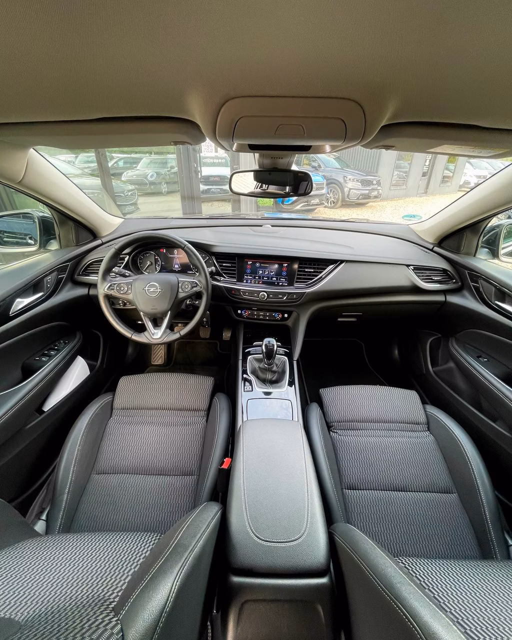 Opel Insignia фото 11