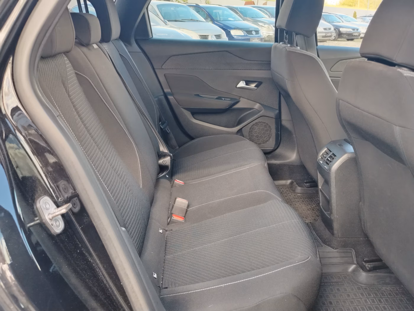 Peugeot 308 фото 9