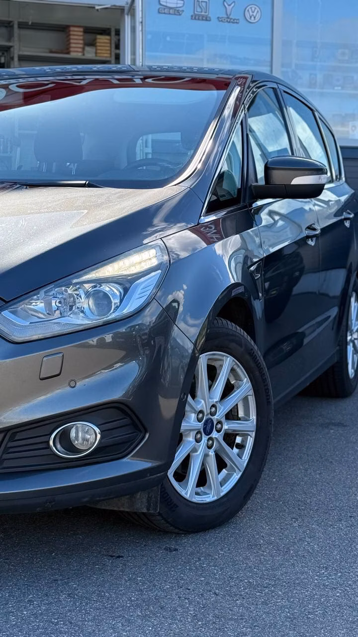 Ford S-MAX фото 2