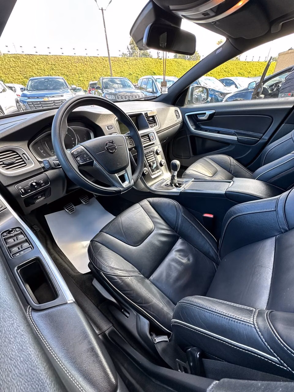 Volvo V60 фото 9