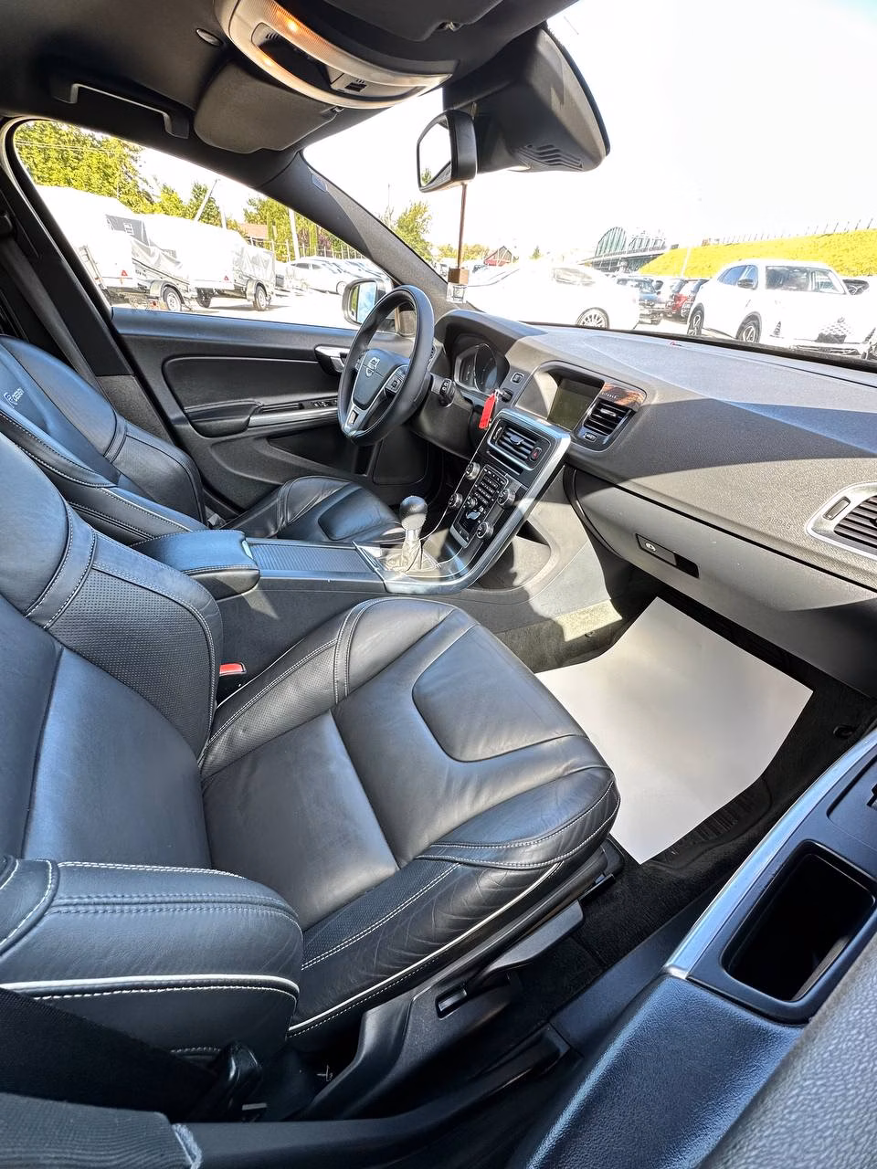 Volvo V60 фото 11