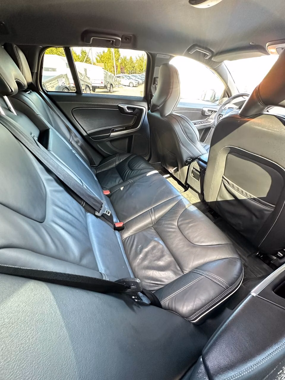Volvo V60 фото 13