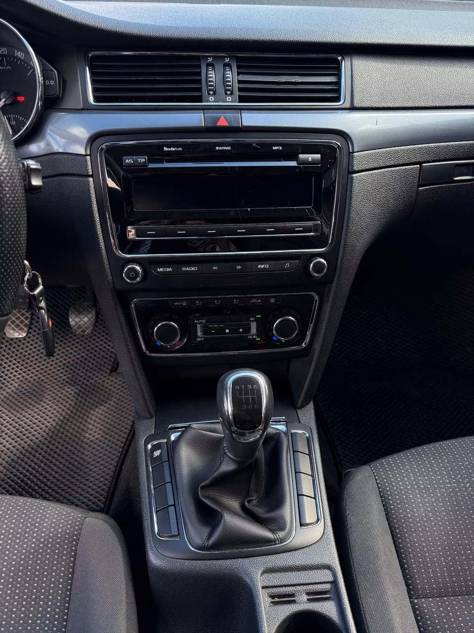Skoda Superb фото 13