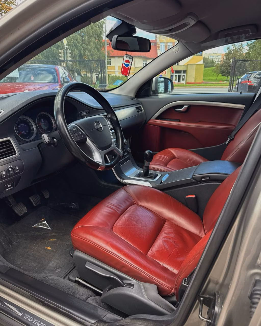 Volvo V70 фото 10