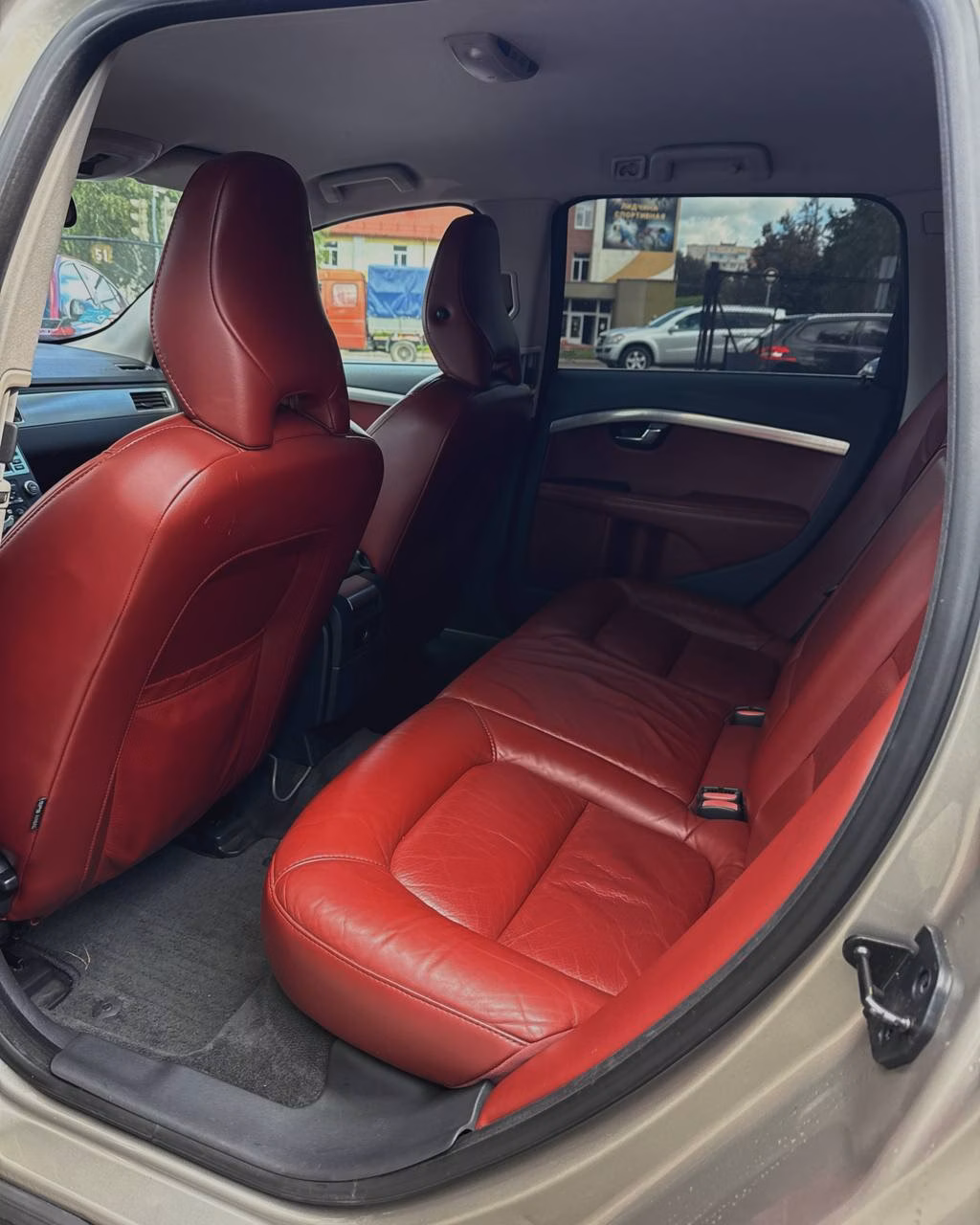 Volvo V70 фото 11