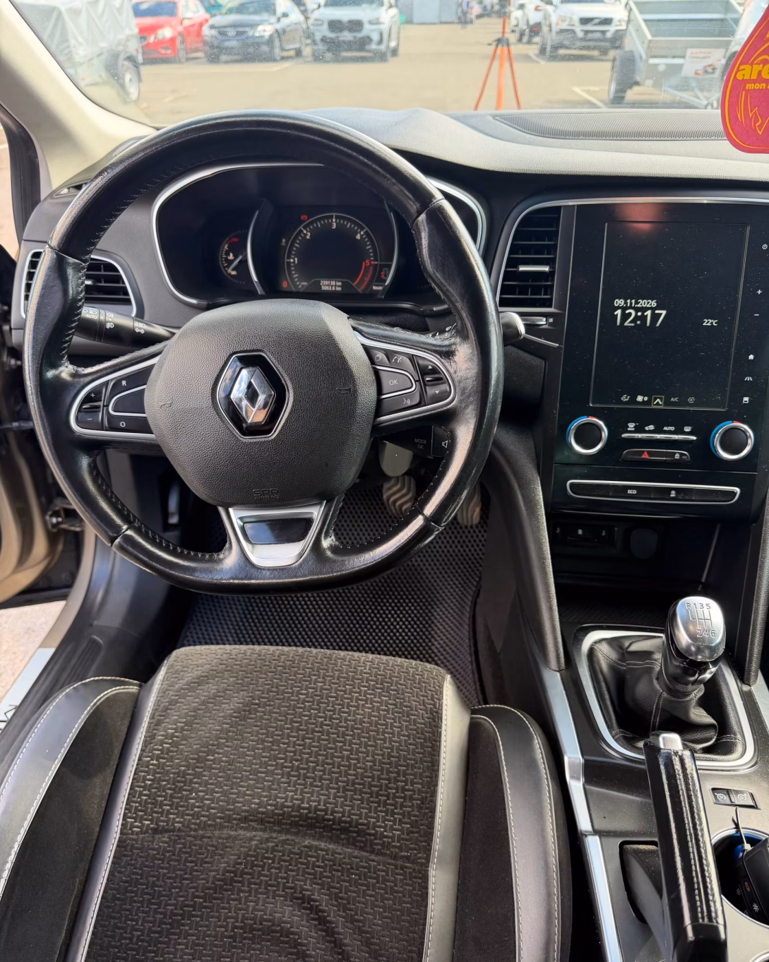 Renault Megane фото 10