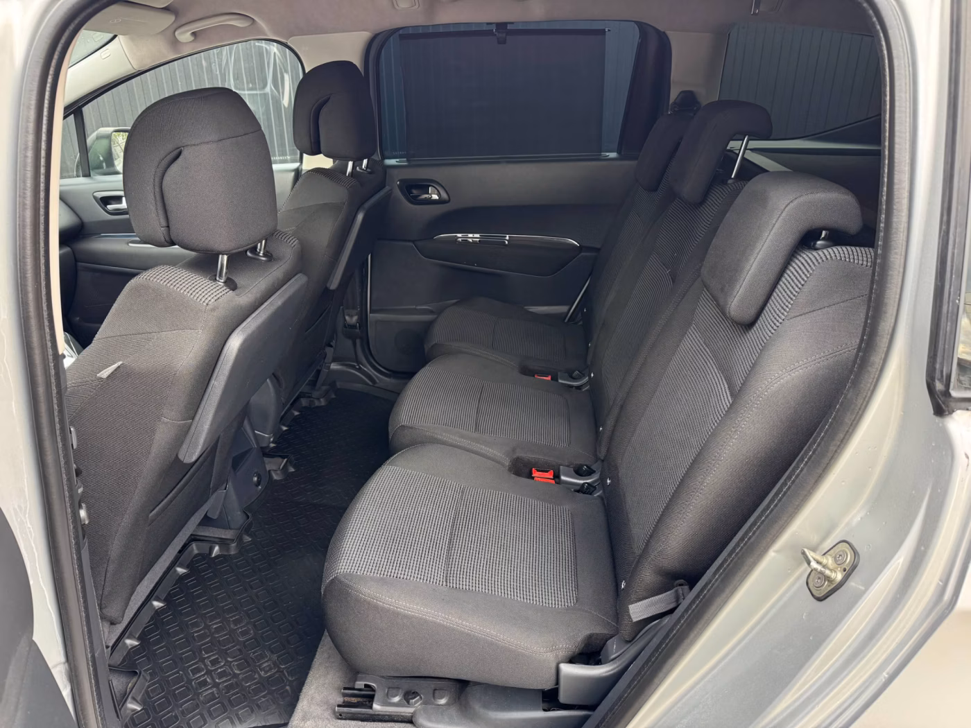 Peugeot 5008 фото 9