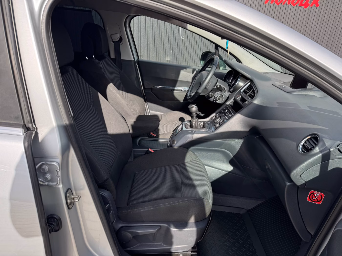 Peugeot 5008 фото 11