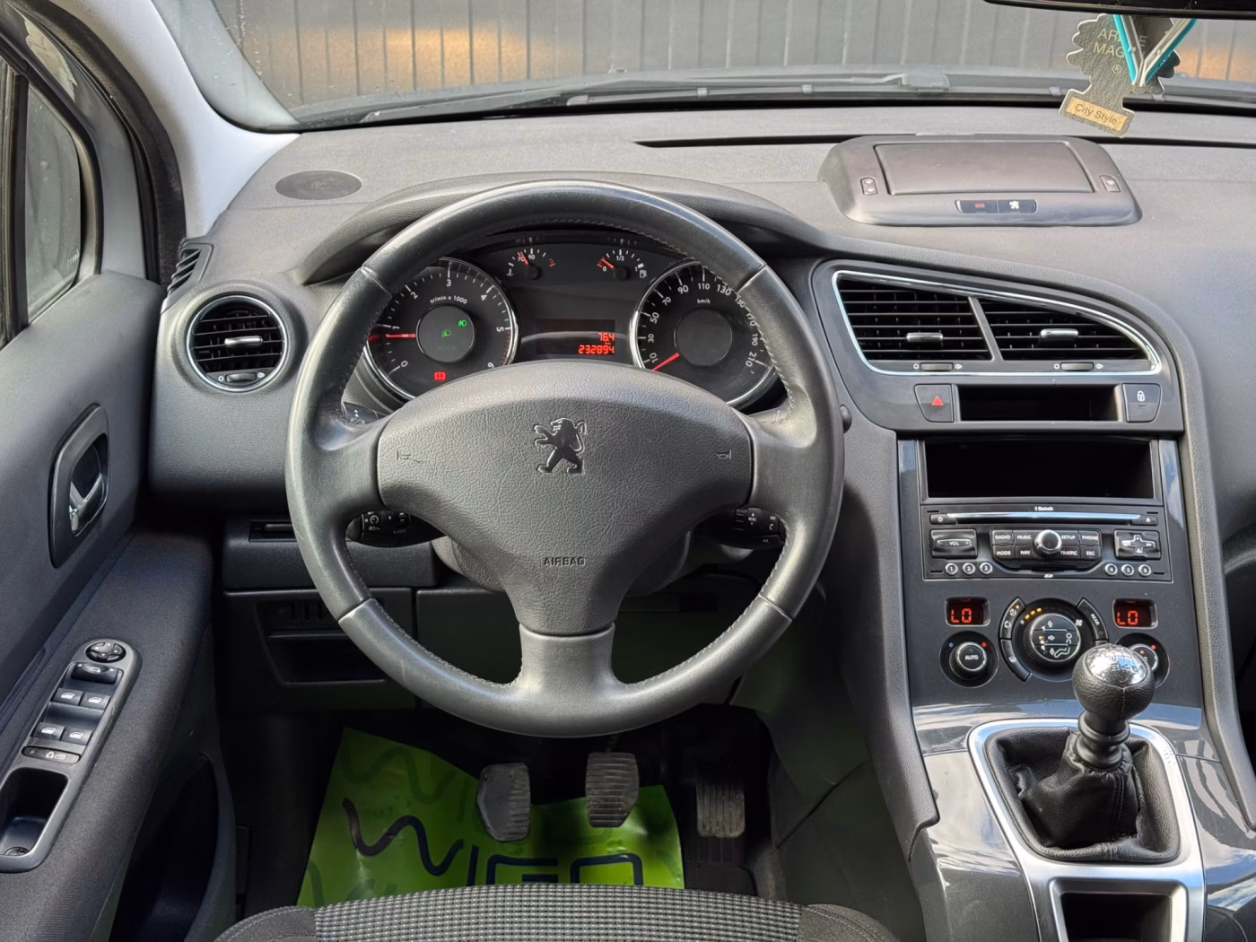 Peugeot 5008 фото 13