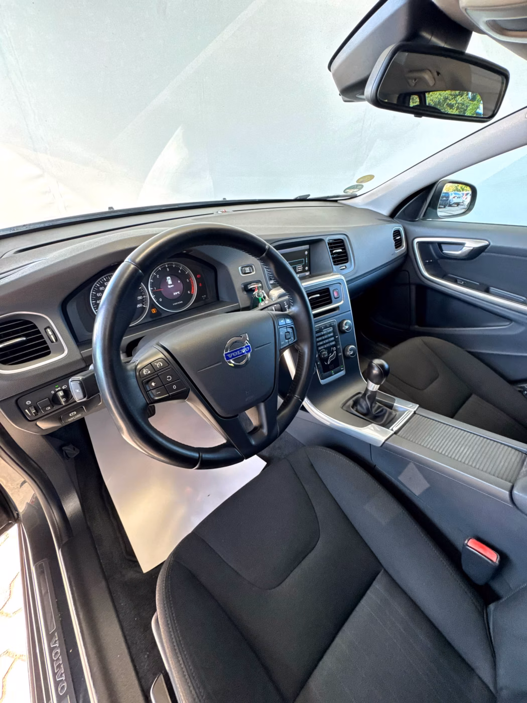 Volvo V60 фото 10