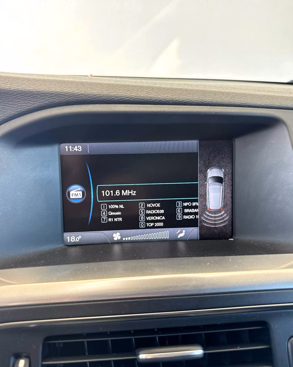 Volvo V60 фото 12