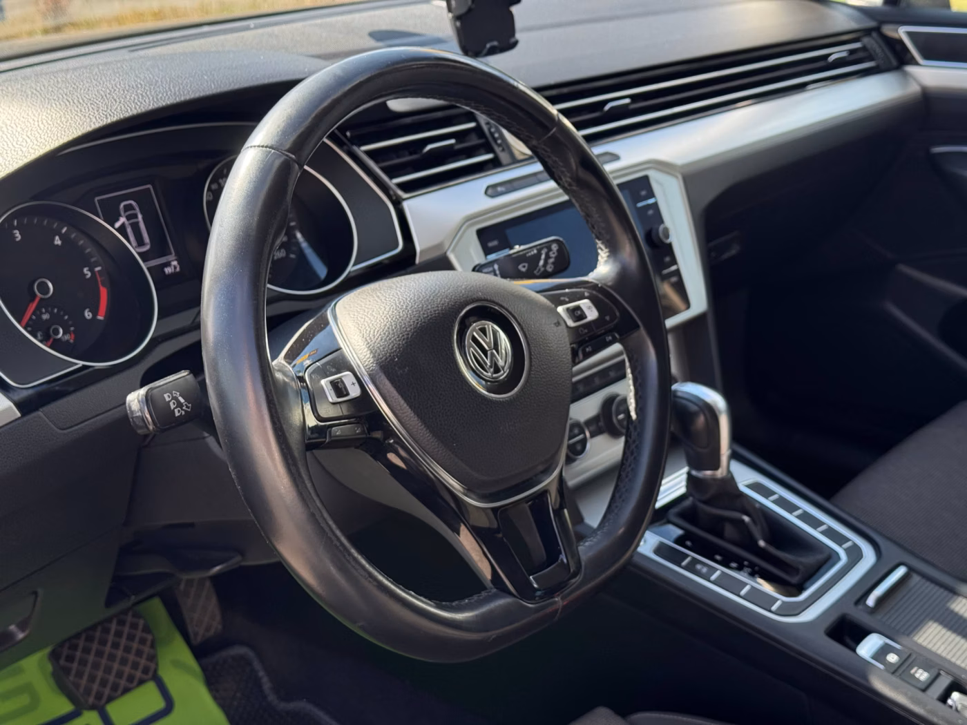 Volkswagen Passat фото 10