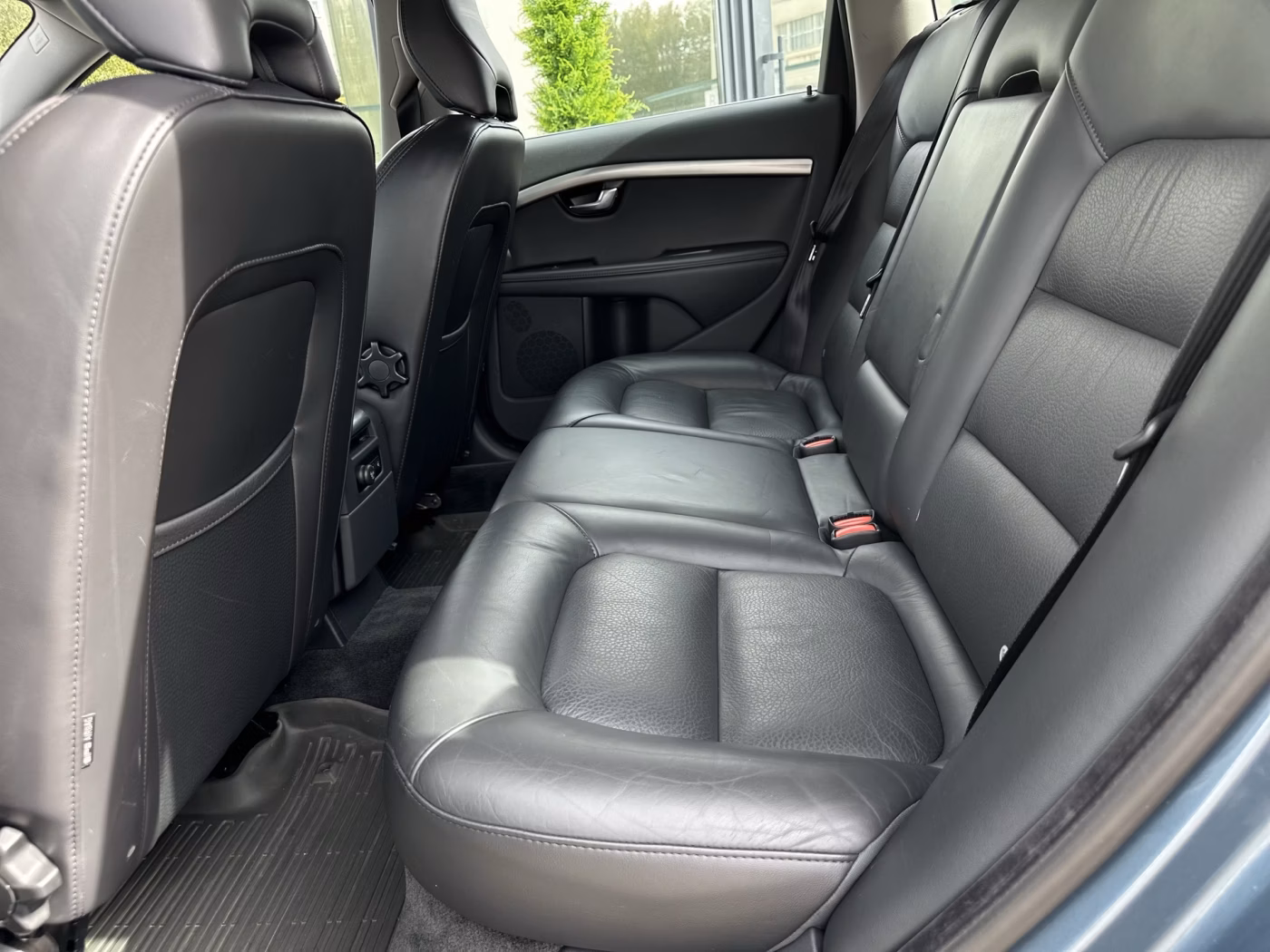 Volvo V70 фото 11