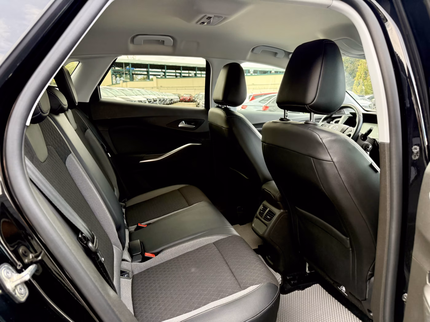 Opel Grandland X фото 16