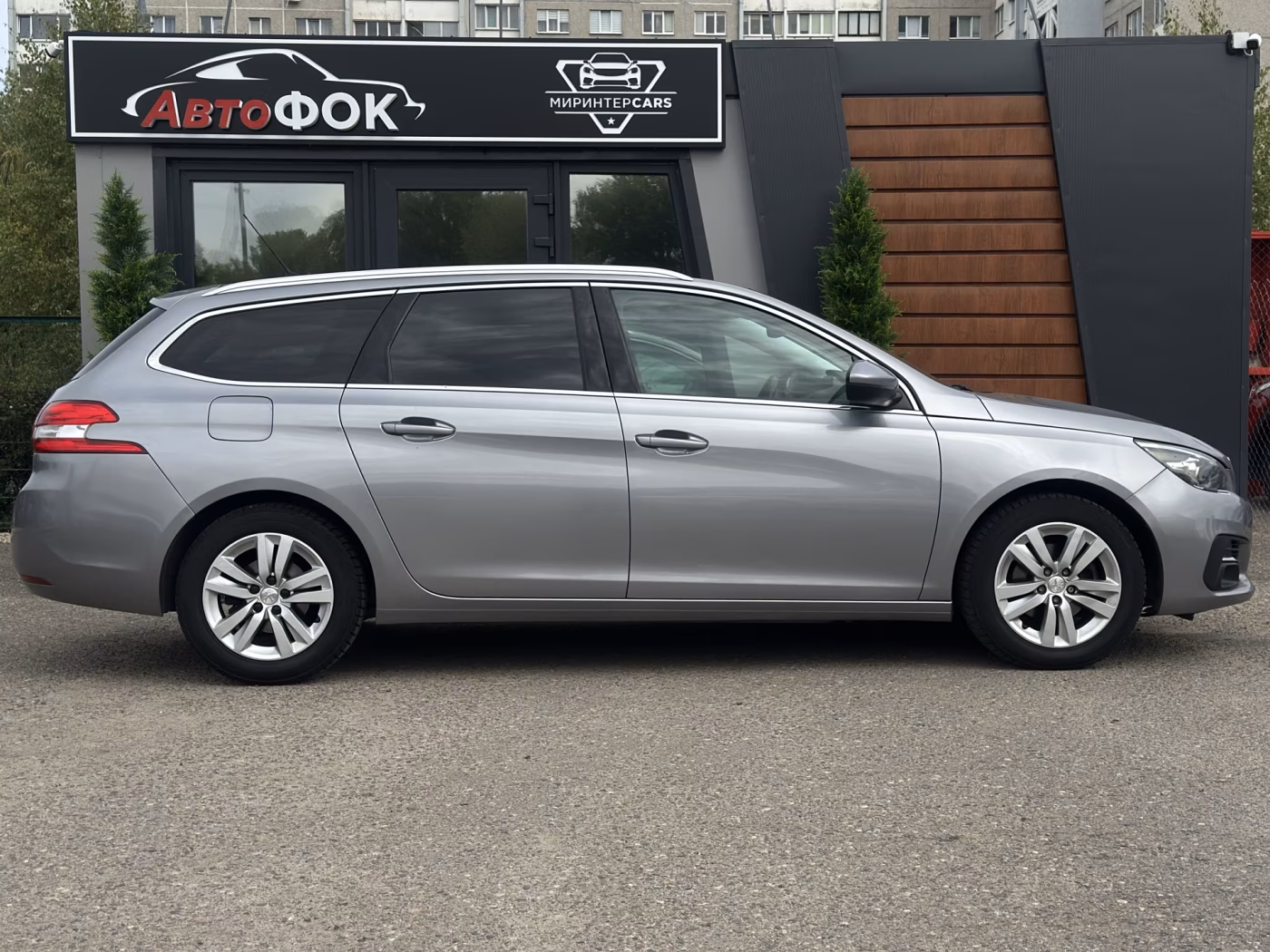 Peugeot 308 фото 2