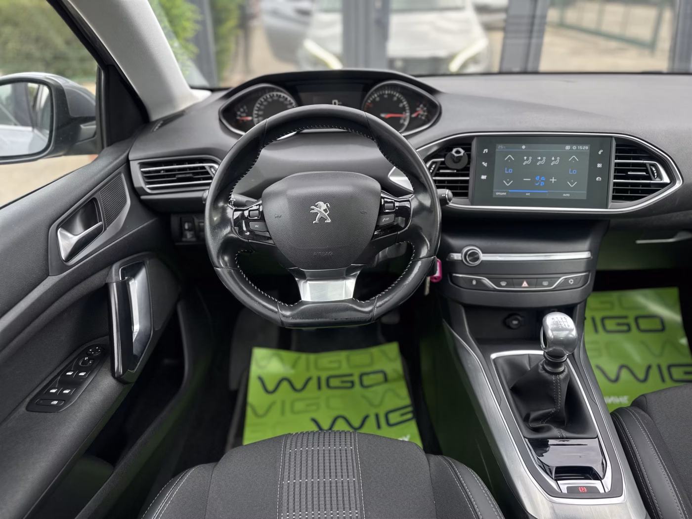 Peugeot 308 фото 14
