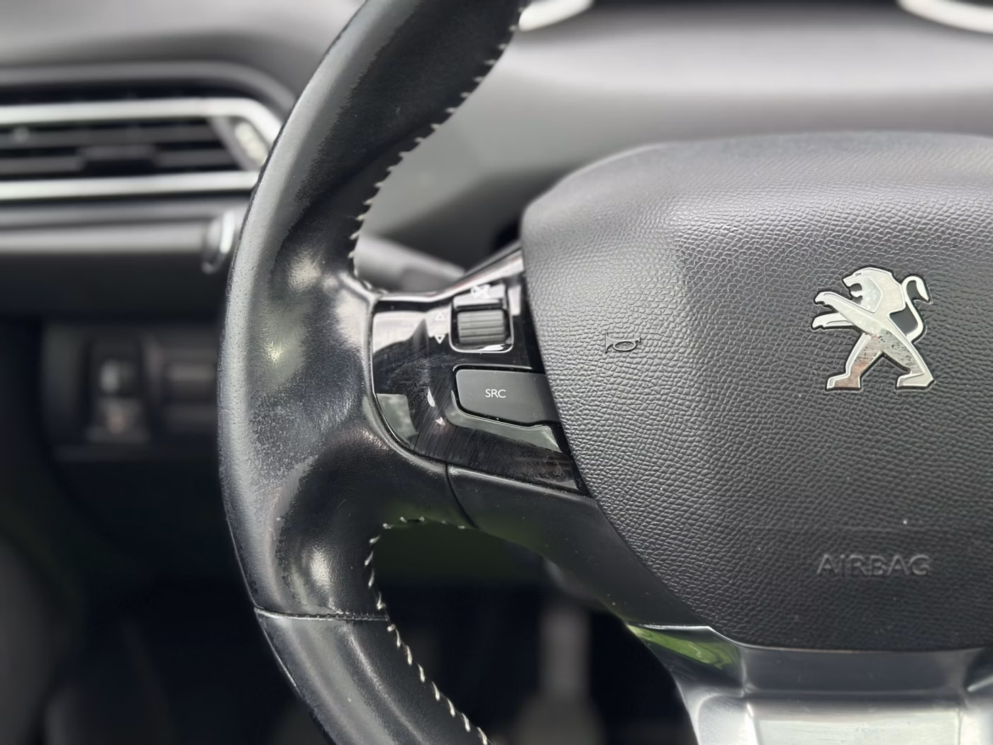 Peugeot 308 фото 15